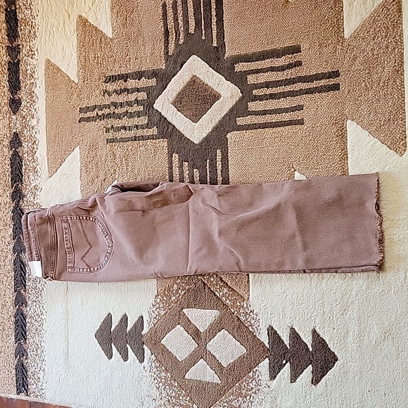 Cleo & Wolf Cropped Jeans - Picture 2 of 4